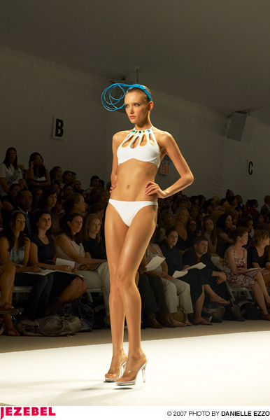 Illustration for article titled Gottex Spring/Summer '08 Show & Scene